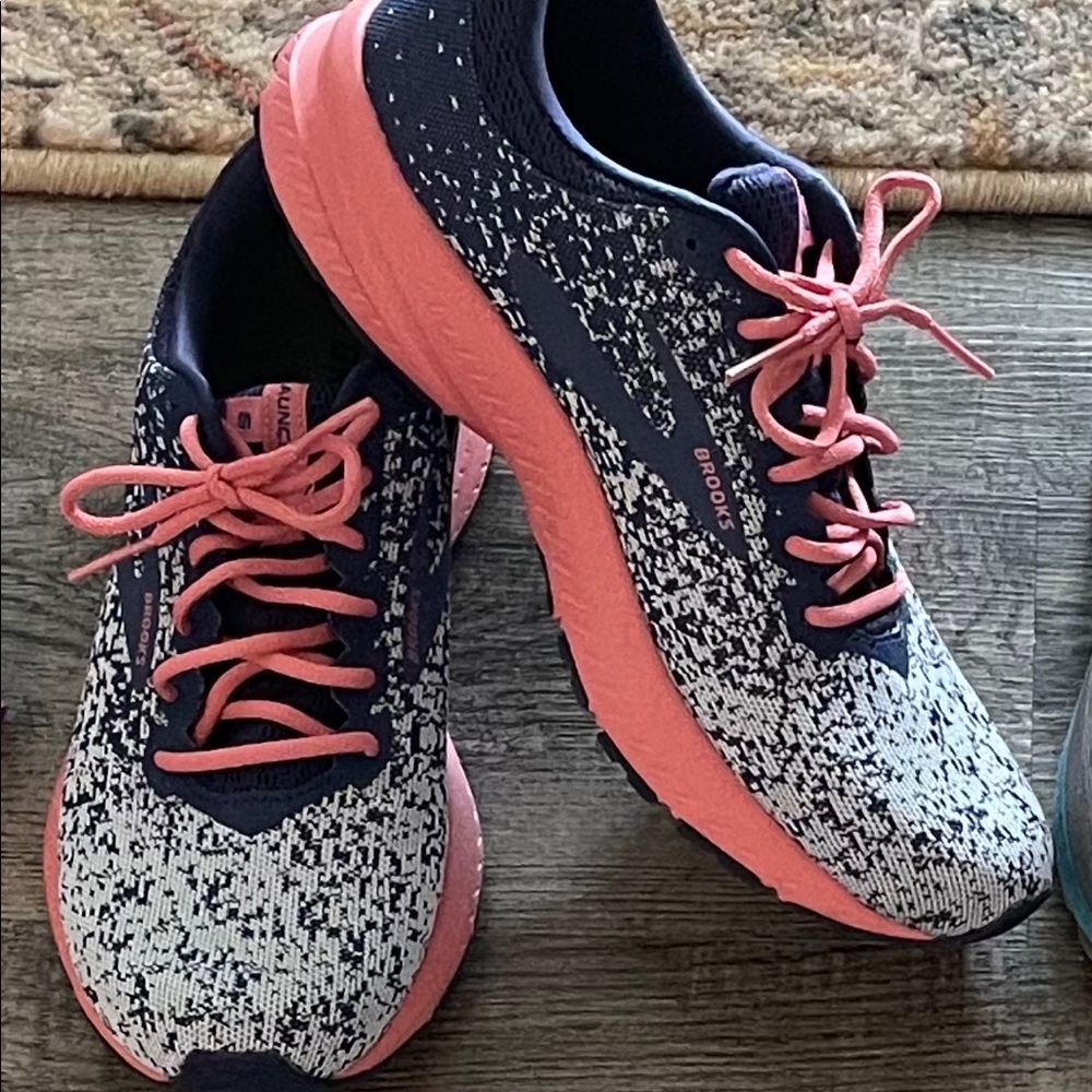 Women’s Brooks Size 10 Running Shoes